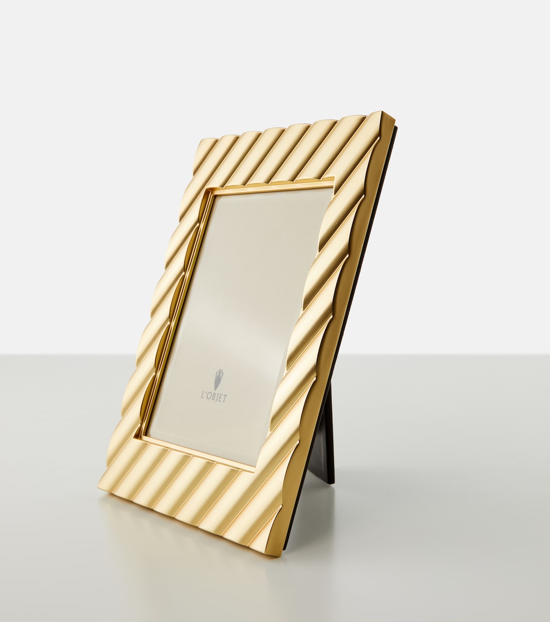 Maxime gold-plated picture frame | L'Objet