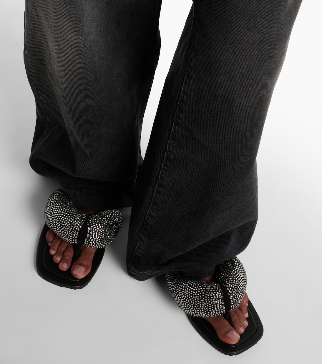 Sandalen Indie aus Leder mit Kristallen | The Attico