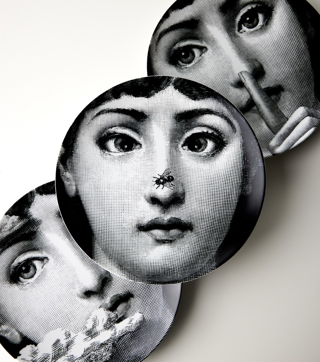 Tema E Variazioni N.363 porcelain wall plate | Fornasetti