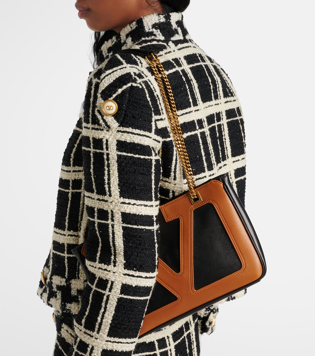 Viva Superstar Small leather shoulder bag | Valentino Garavani