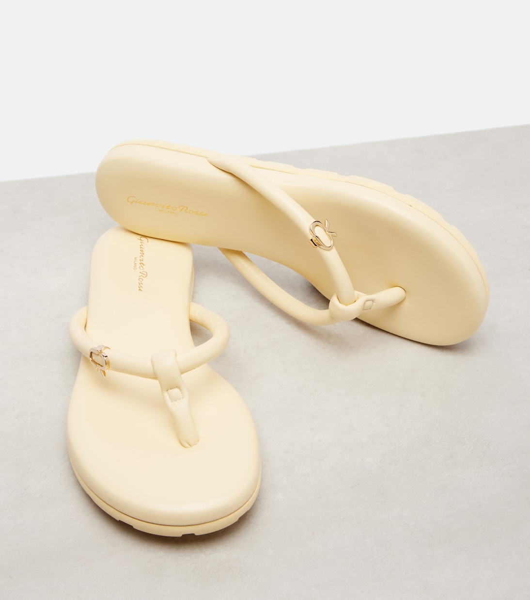 Fiji leather thong sandals | Gianvito Rossi