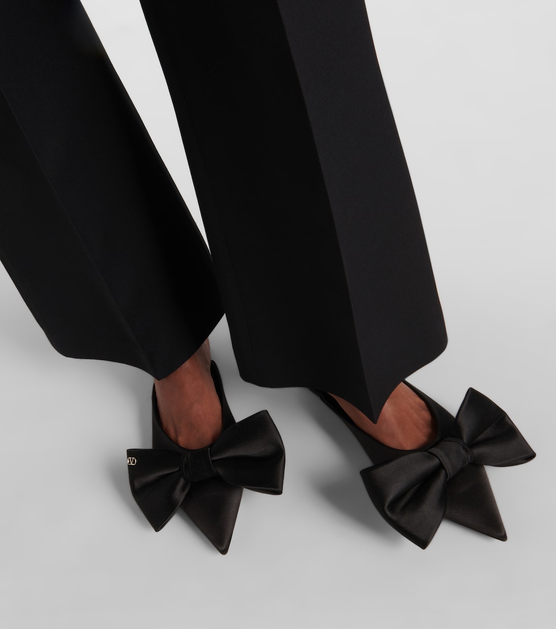 Mules Un Château Bow en satin | Valentino Garavani