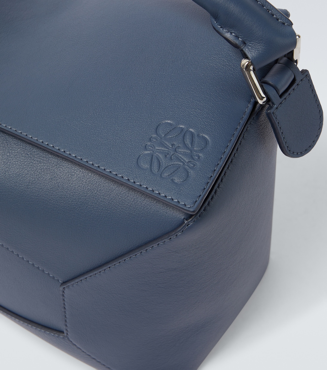 Tote Bag Puzzle Edge Large aus Leder | Loewe