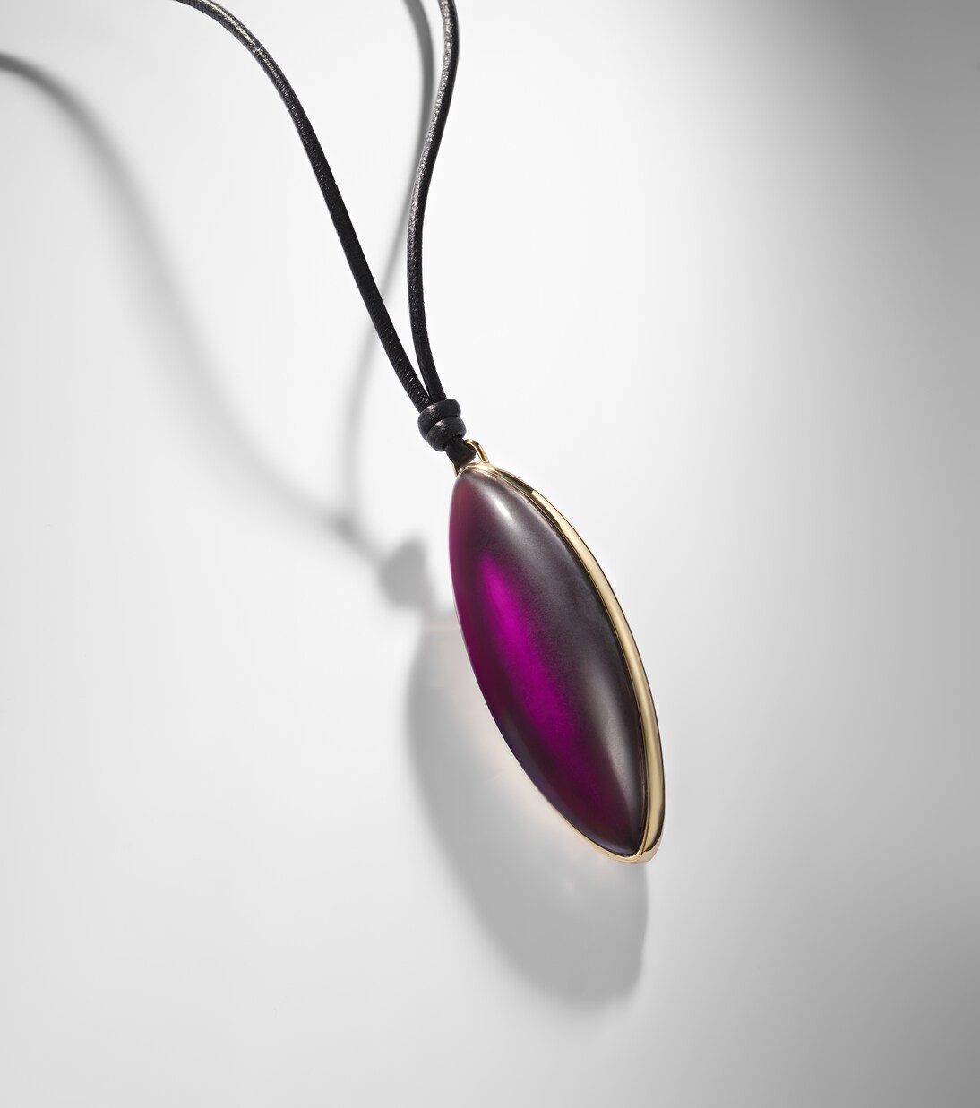 14kt gold-plated and leather necklace with quartz | Jennifer Fisher