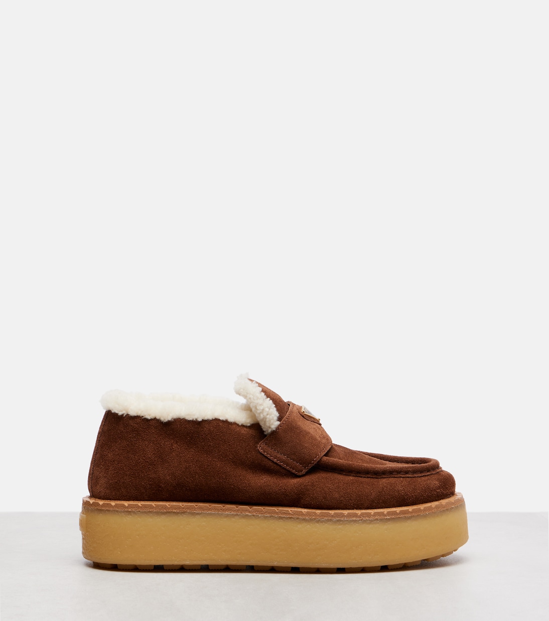 Plateau-Loafers aus Veloursleder mit Shearling | Prada