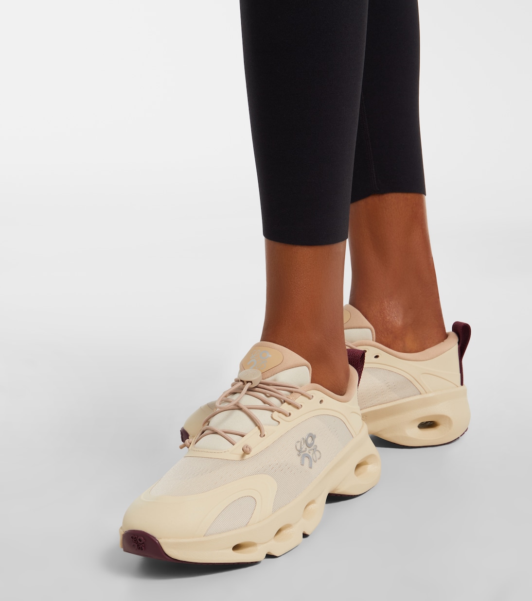 x On Cloudsolo跑鞋 | Loewe