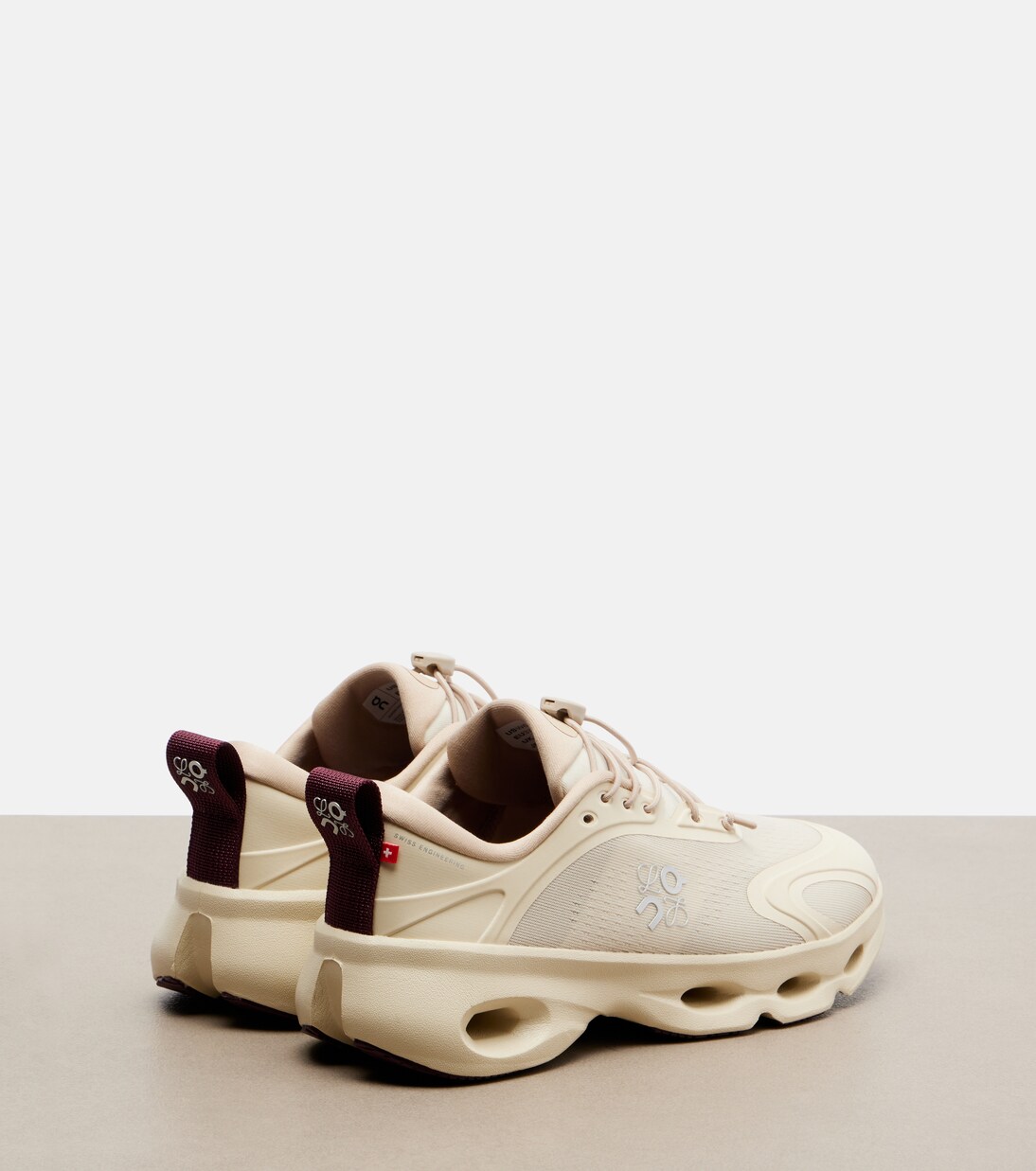 x On Cloudsolo跑鞋 | Loewe