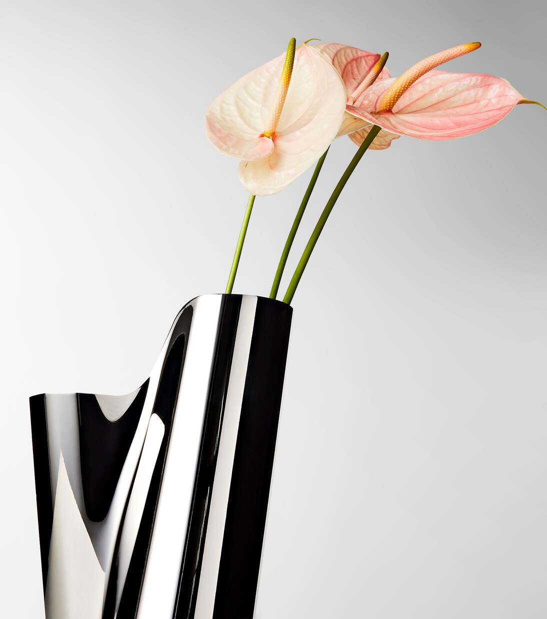 Vase Lituus Large aus Edelstahl | Georg Jensen