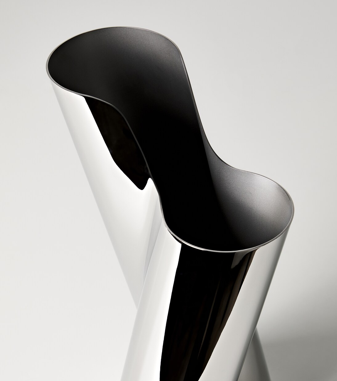 Vase Lituus Large aus Edelstahl | Georg Jensen