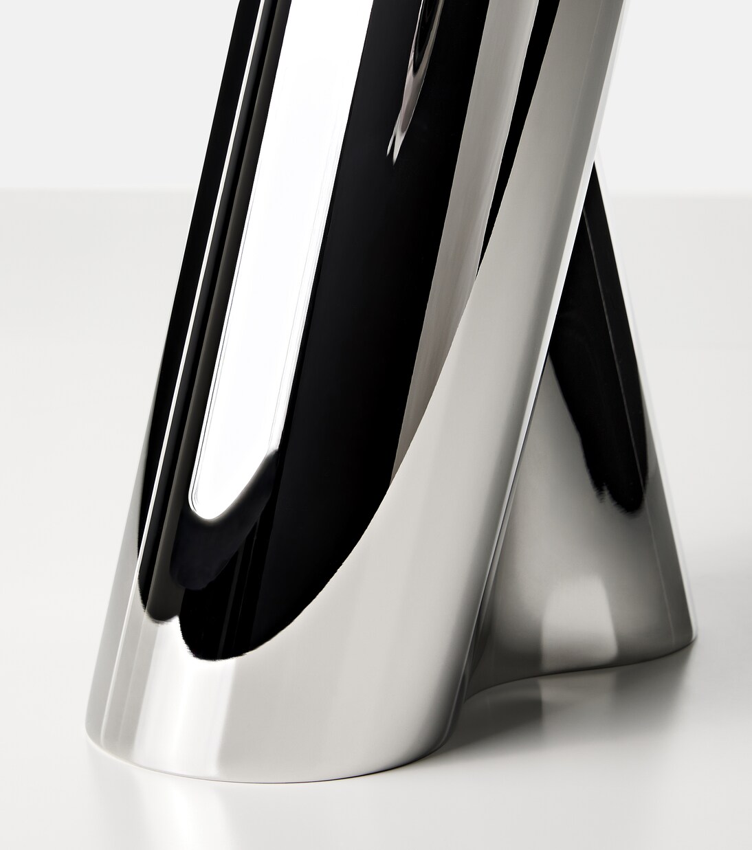 Vase Lituus Large aus Edelstahl | Georg Jensen