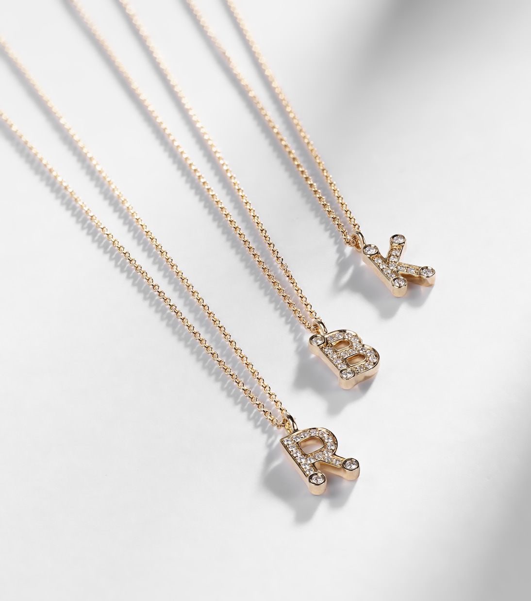 Halskette Initial aus 18kt Gelbgold (750/1000) mit Diamanten | Sophie Bille Brahe