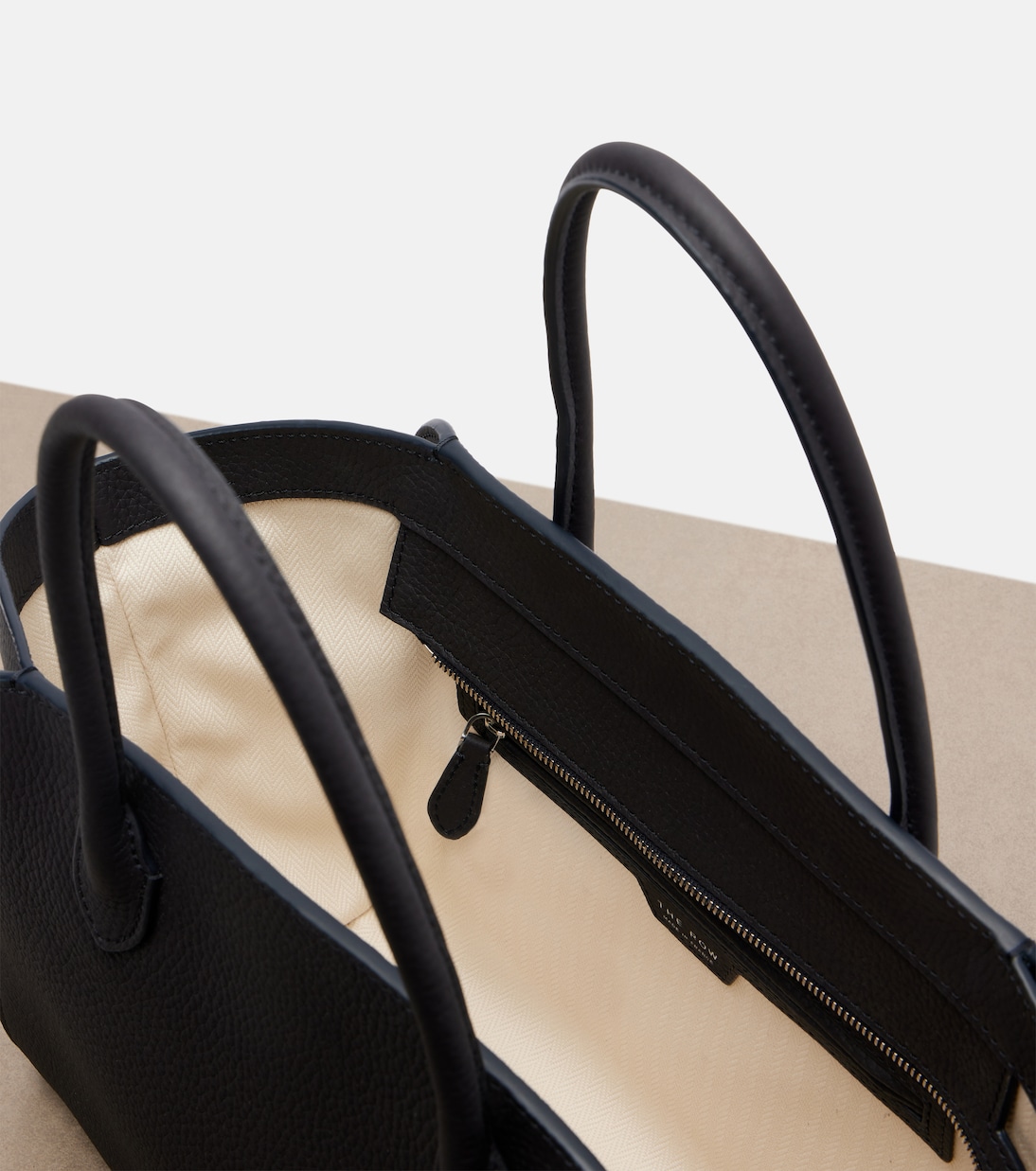 حقيبة بمقبض علوي من الجلد Marlo 12 | The Row