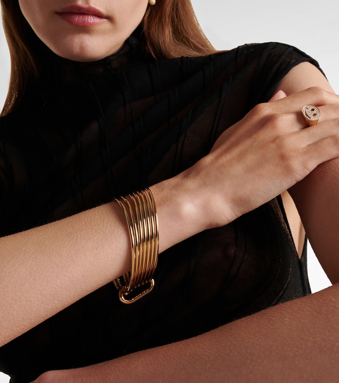 Set aus sieben Armreifen, 10kt vergoldet | Jennifer Fisher