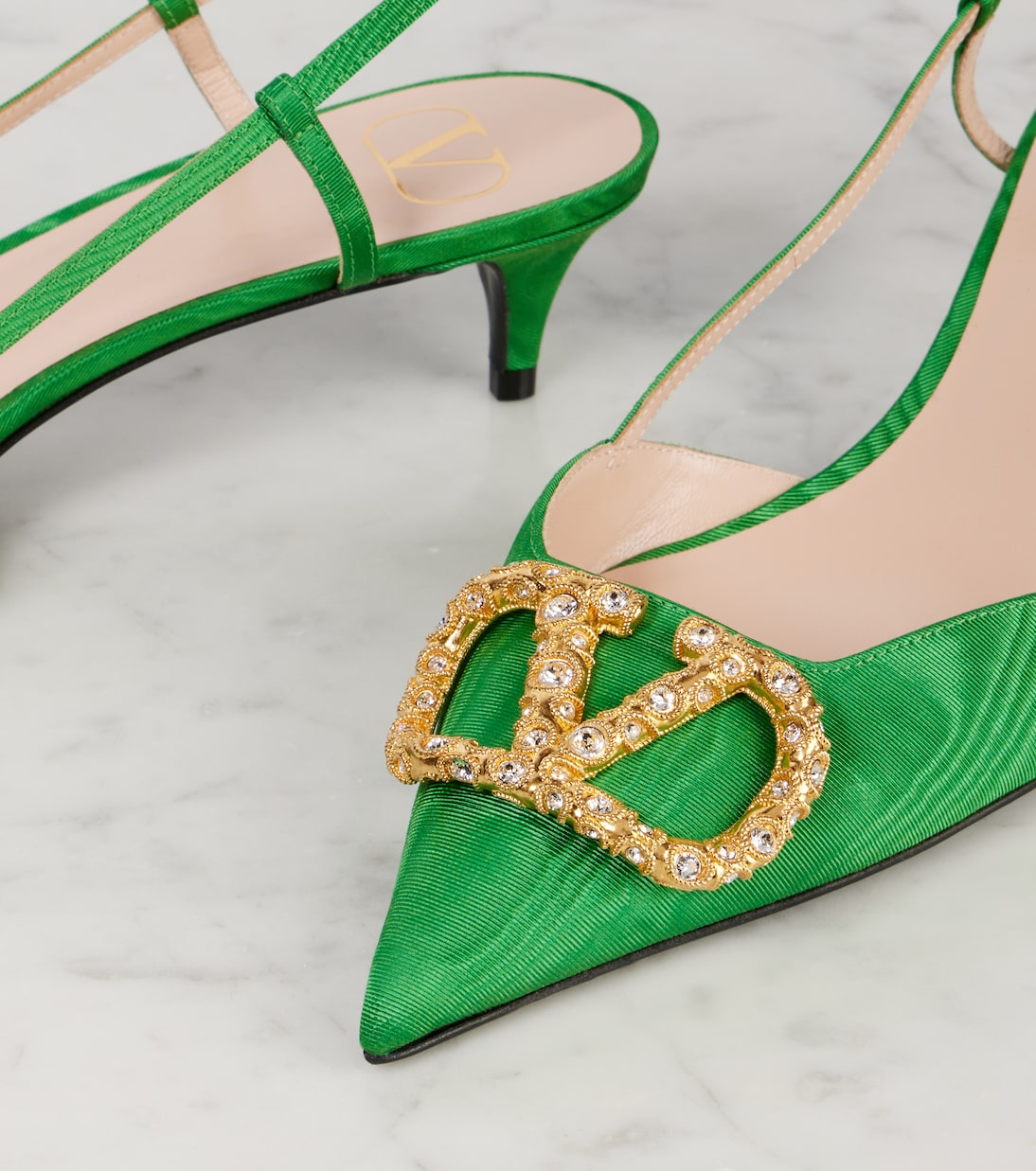 Slingback-Pumps VLogo Signature 40 aus Satin | Valentino Garavani