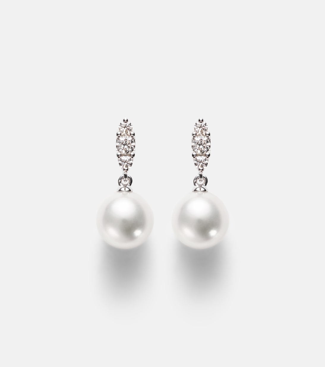 18kt white gold drop earrings with Akoya pearls and diamonds | Mikimoto