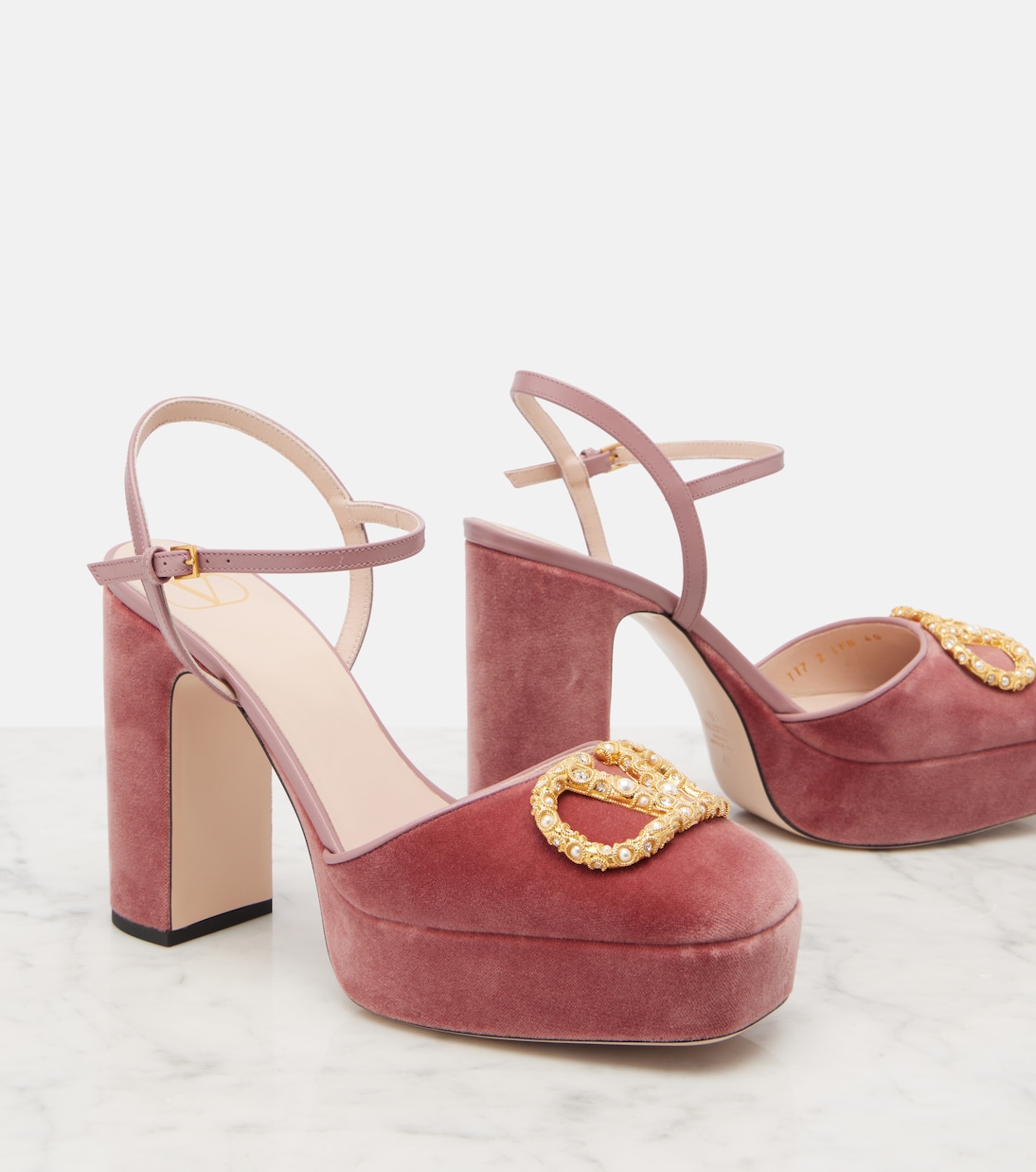 Plateau-Pumps VLogo Signature 115 aus Samt | Valentino Garavani