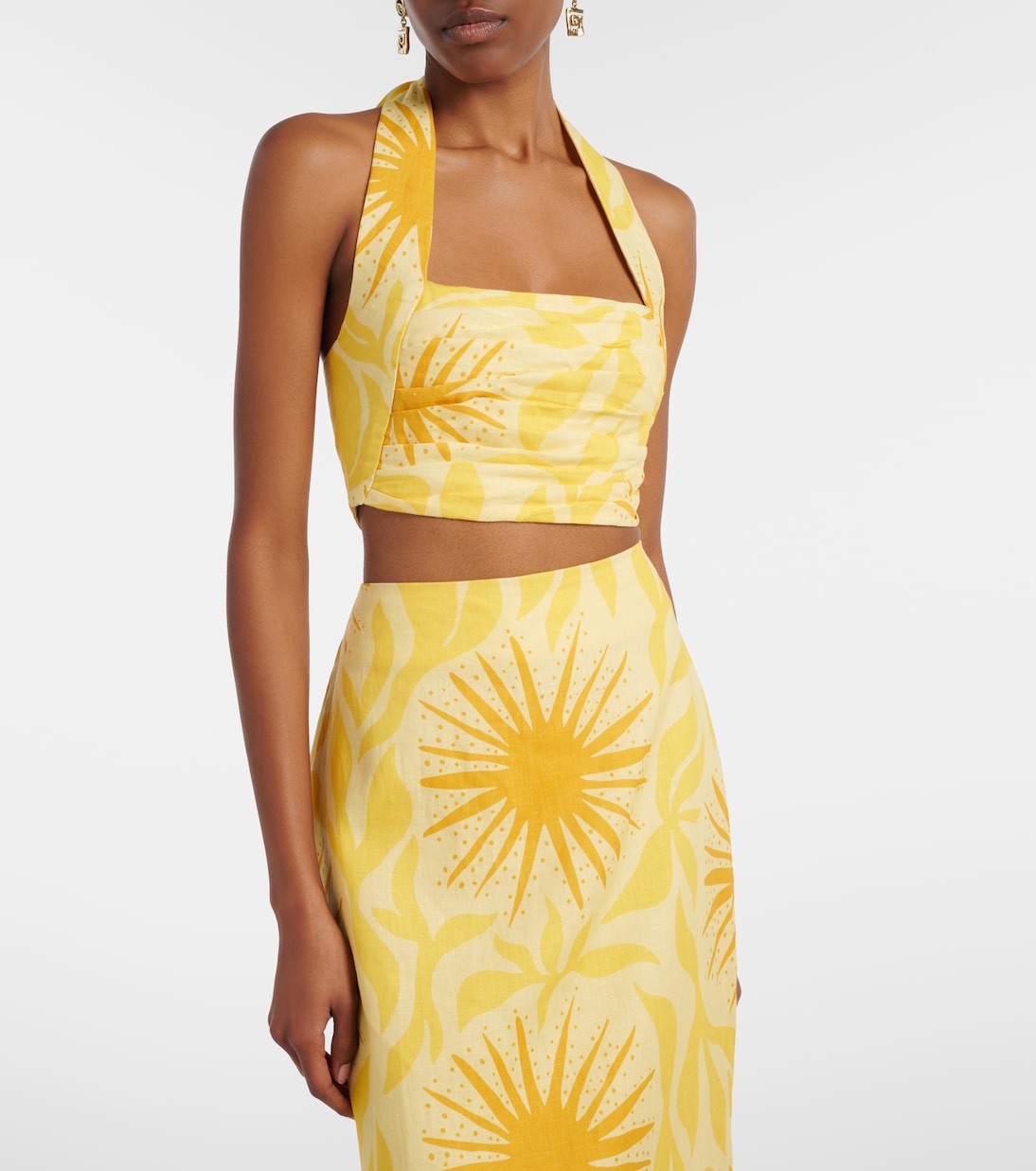 Crop top Fuji de lino con cuello halter | Cala de la Cruz