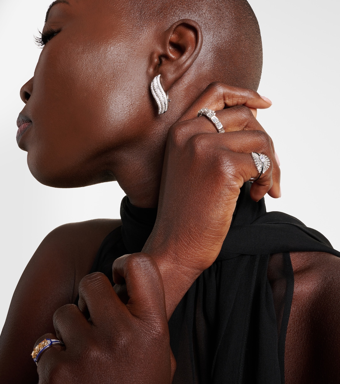 Ring Eyelash aus 18kt Weißgold mit Emaille und Diamanten | Kamyen