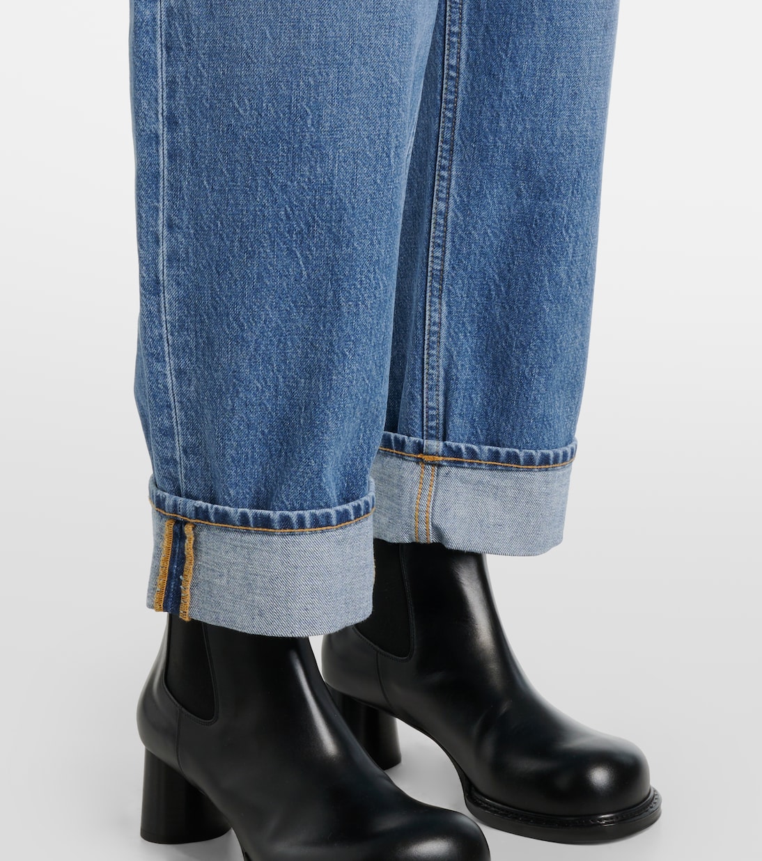 Jeans rectos de tiro medio | Bottega Veneta