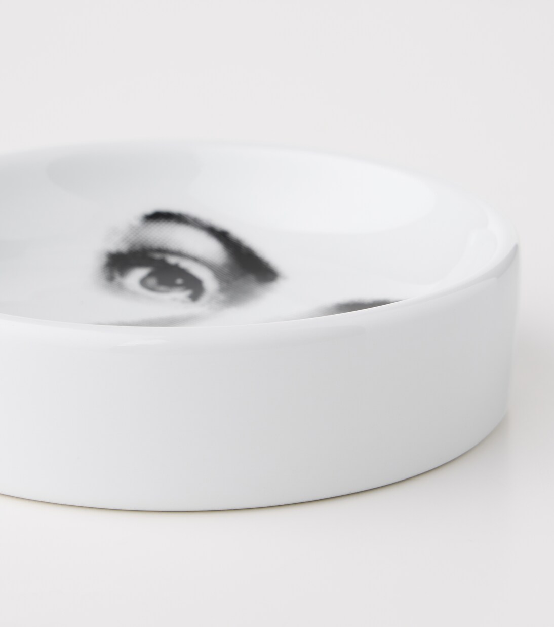 Posacenere Tema E Variazioni N.6 in porcellana | Fornasetti