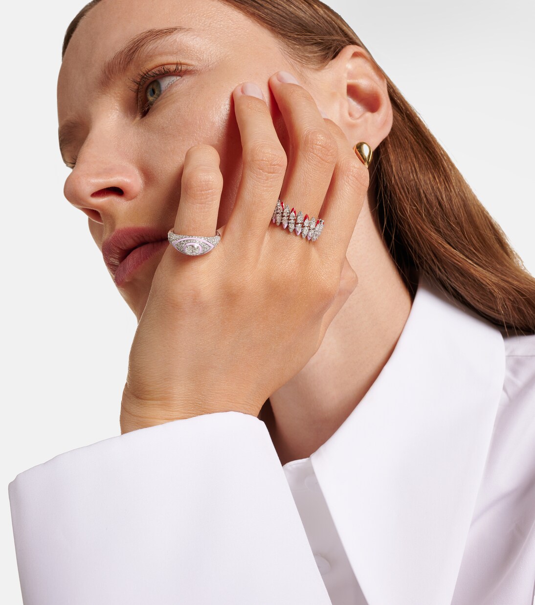 Anello in oro bianco 18kt e smalto con diamanti | Kamyen