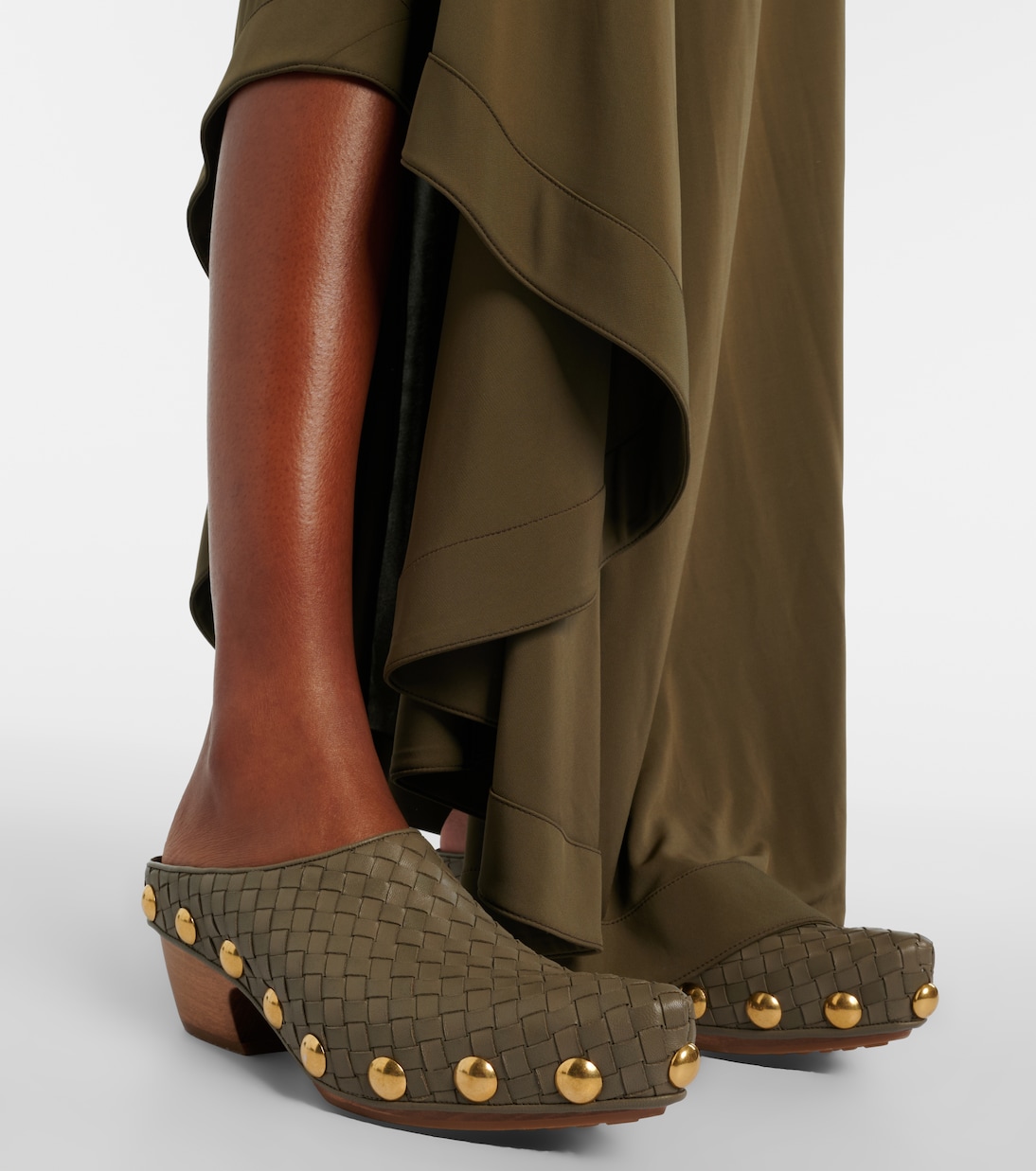 Zuecos Gondola de piel Intrecciato con tachuelas  | Bottega Veneta