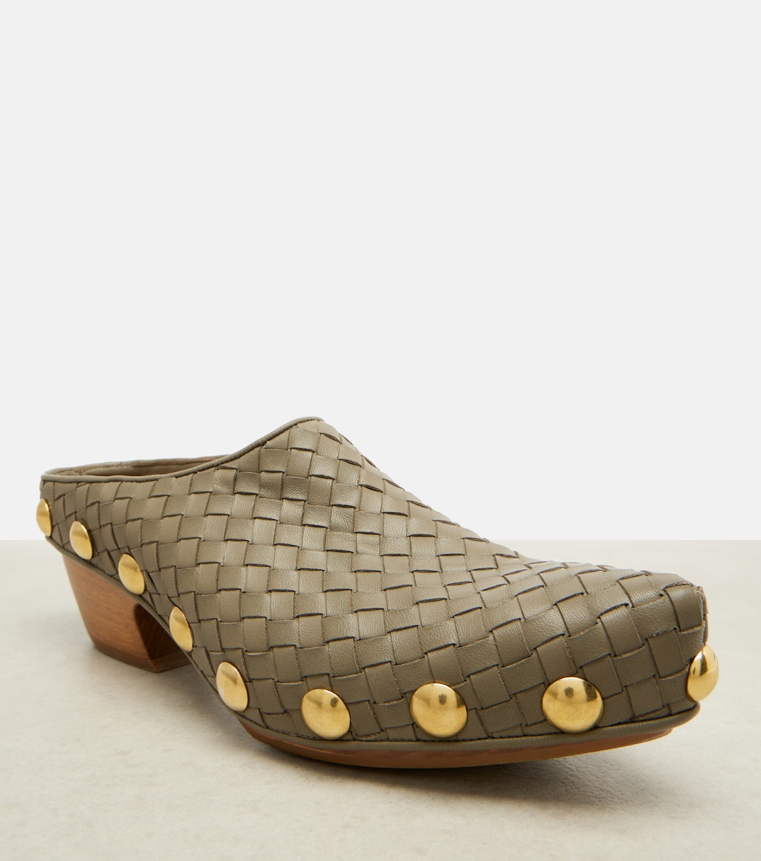 Zuecos Gondola de piel Intrecciato con tachuelas  | Bottega Veneta