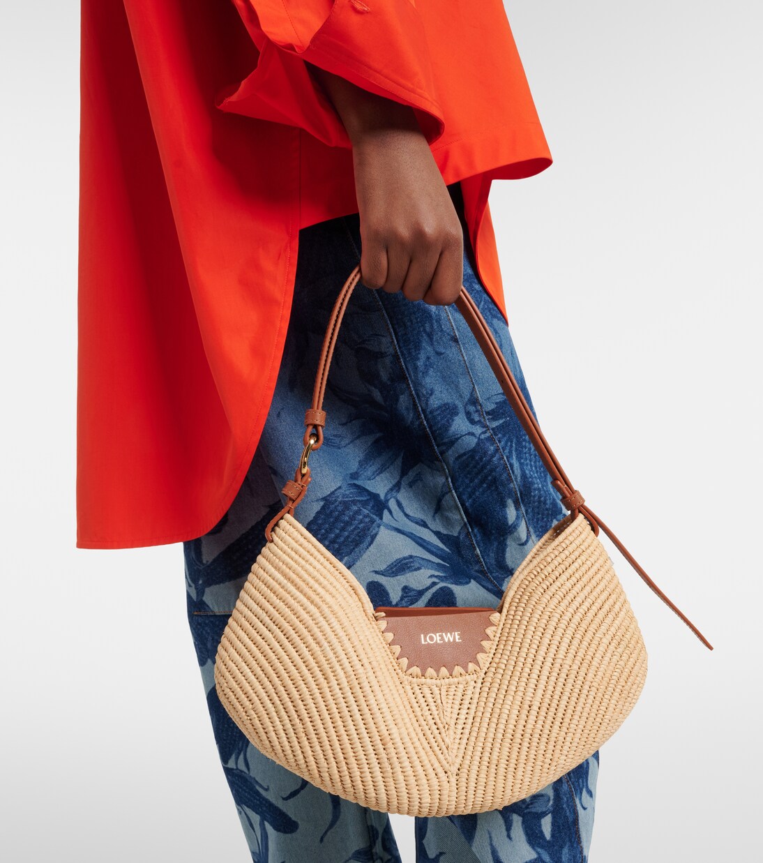 Paula's Ibiza Tote Swing Medium aus Raffiabast | Loewe