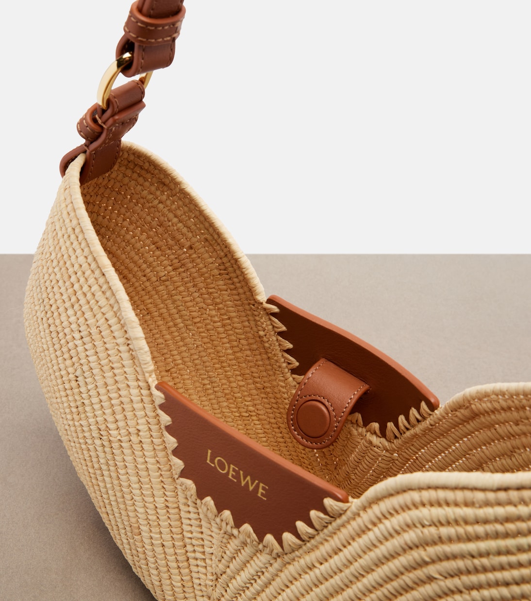 Paula's Ibiza Tote Swing Medium aus Raffiabast | Loewe