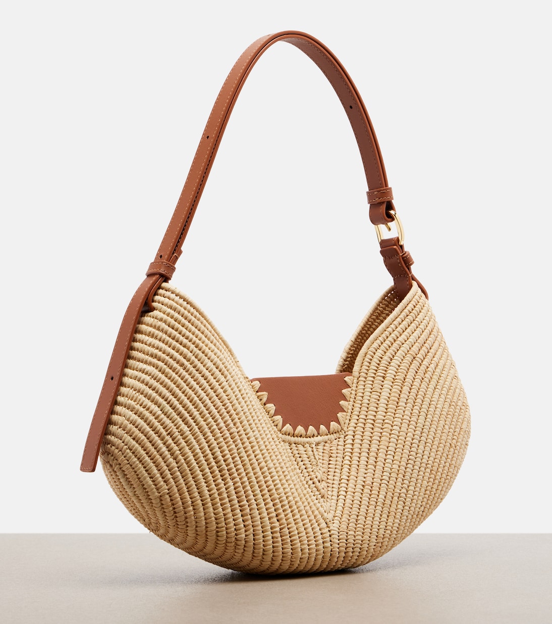 Paula's Ibiza Tote Swing Medium aus Raffiabast | Loewe