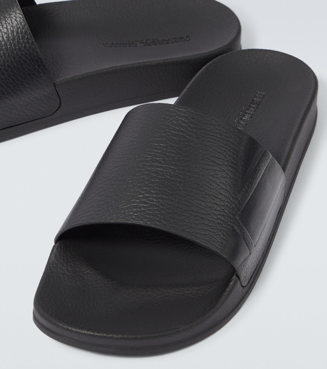 Humberto leather slides | Frescobol Carioca