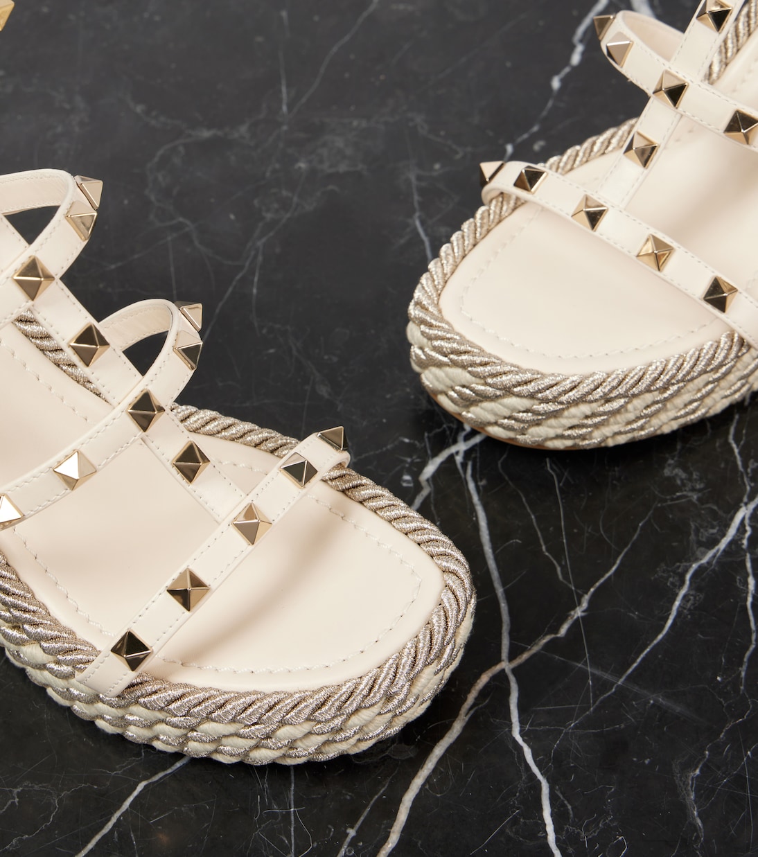 Wedge-Sandalen Rockstud Torchon 95 mit Leder | Valentino Garavani