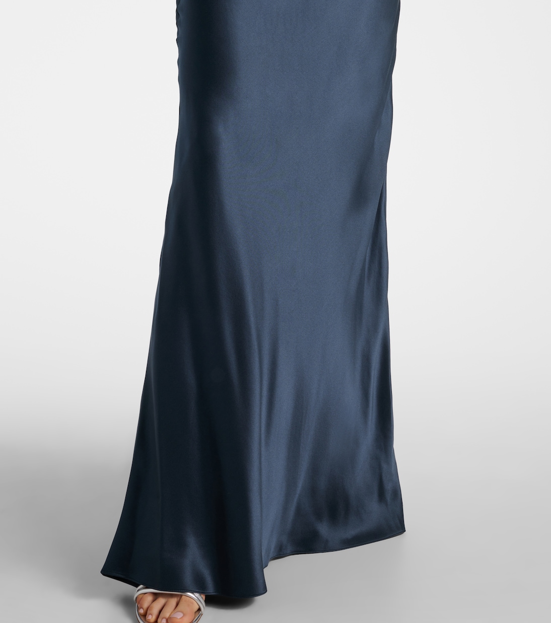 Robe longue en satin de soie | The Sei