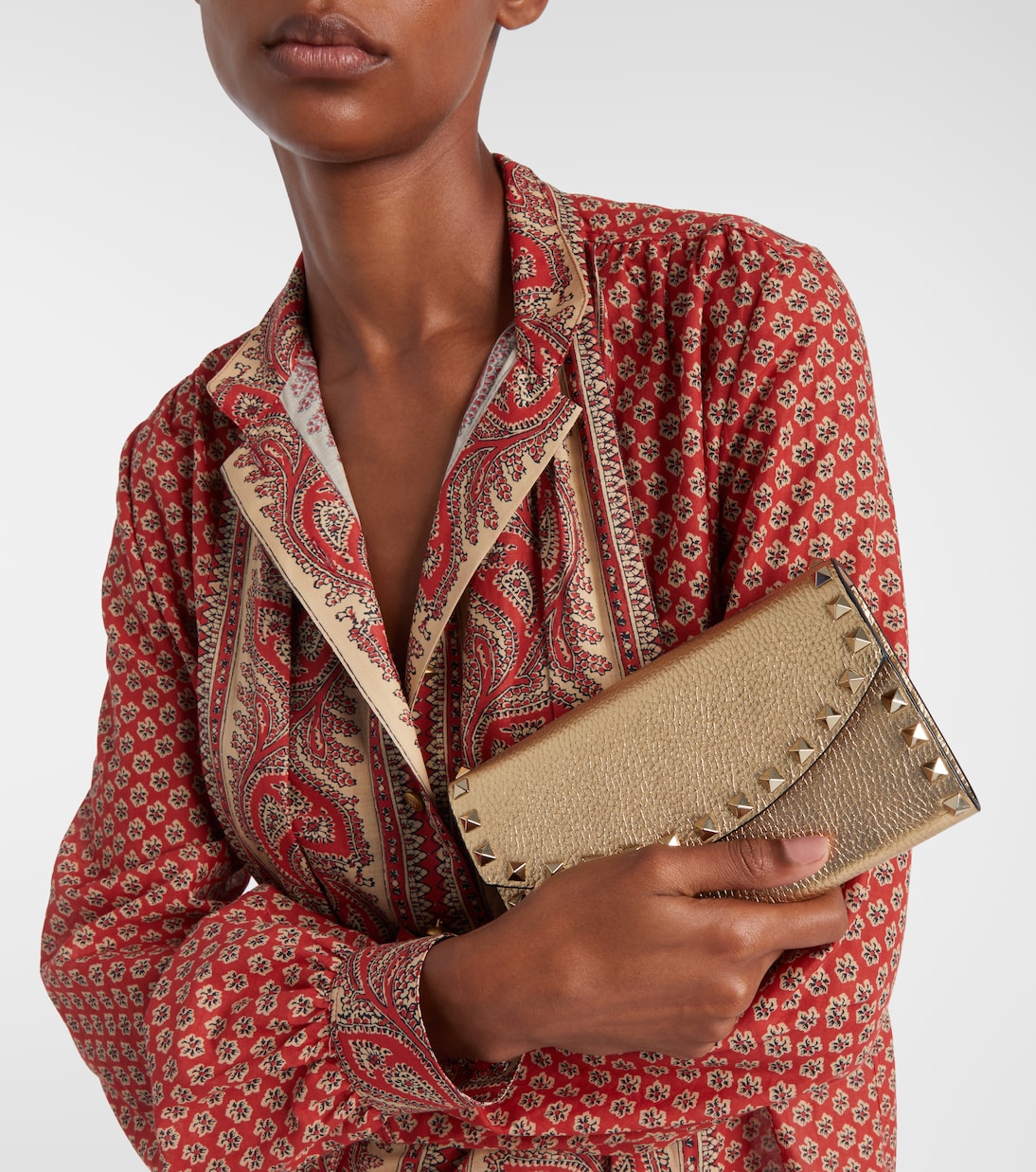 Rockstud metallic leather wallet on chain | Valentino Garavani