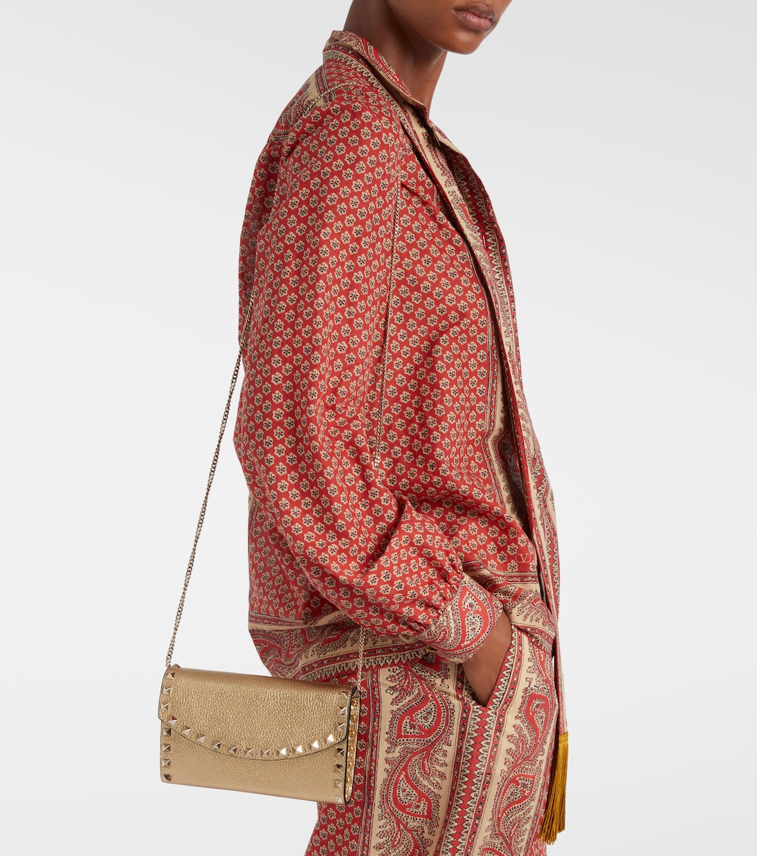 Rockstud metallic leather wallet on chain | Valentino Garavani