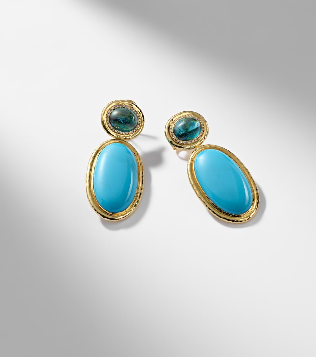 Ohrringe Bermuda Blue aus 18kt Gelbgold mit Diamanten, Turmalin und Türkis | Octavia Elizabeth