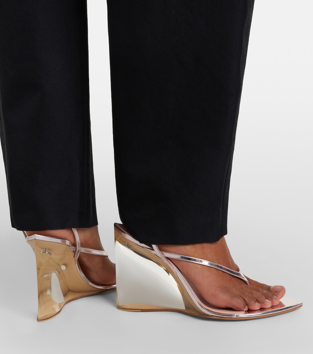 Wedge-Sandalen Invisible aus Metallic-Leder | Alaïa