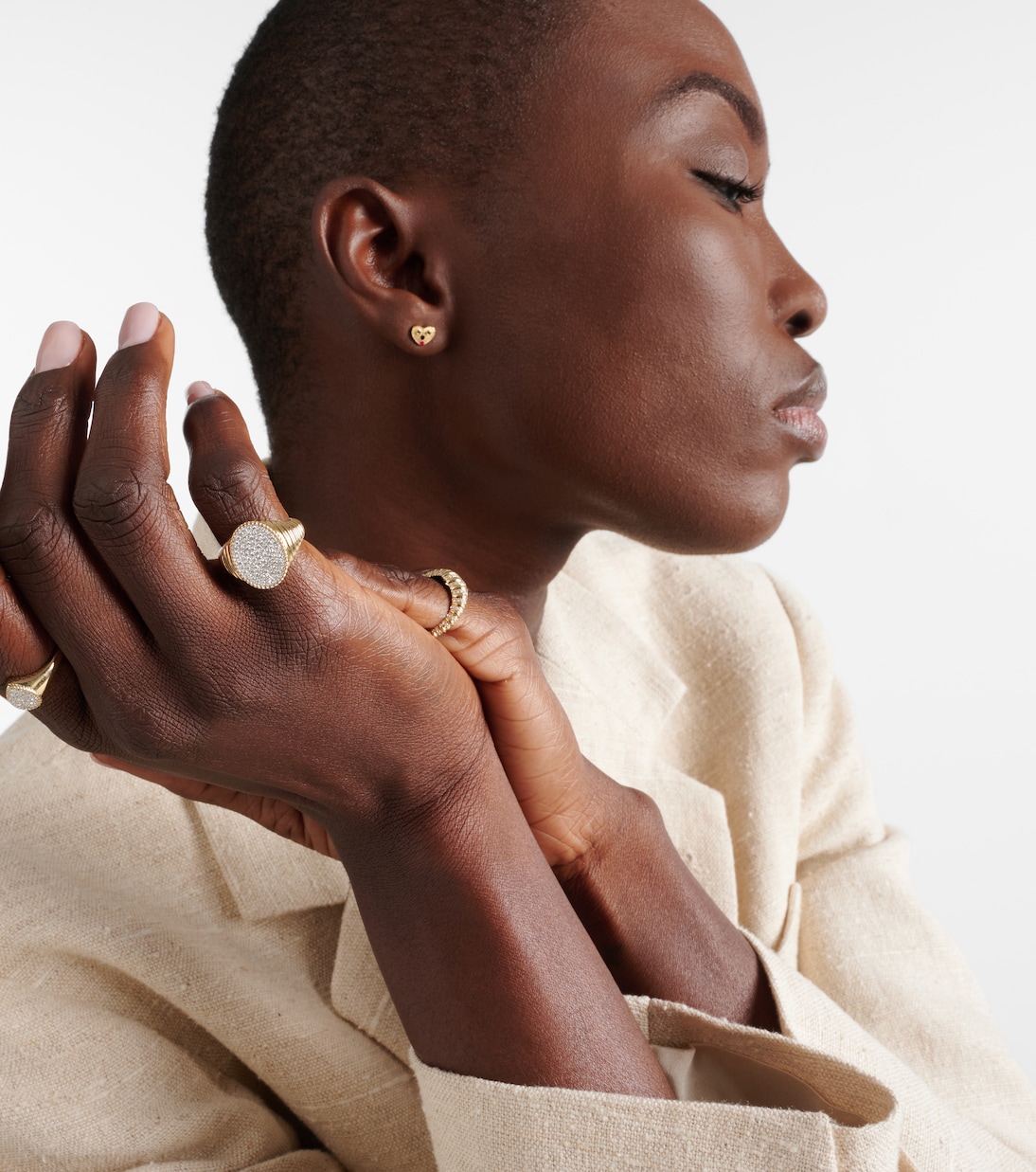 Chevalière Ovale 9kt gold ring with diamonds | Yvonne Léon
