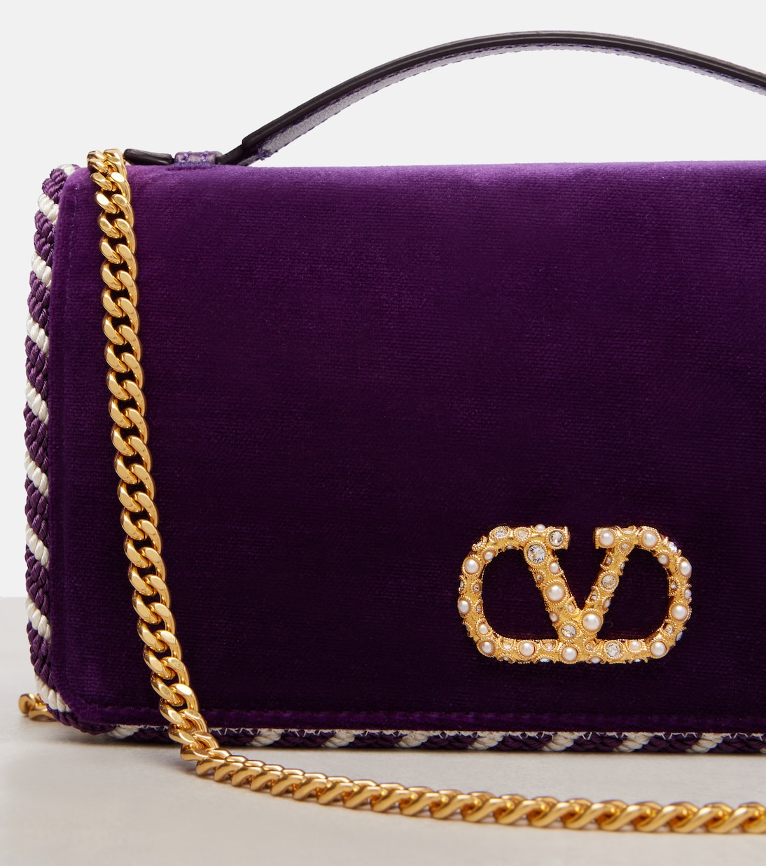 Schultertasche VLogo Mini aus Samt | Valentino Garavani