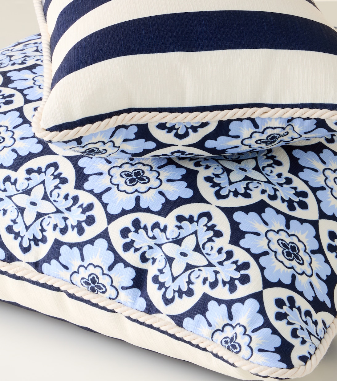 Palazzo Blue cotton cushion | La DoubleJ