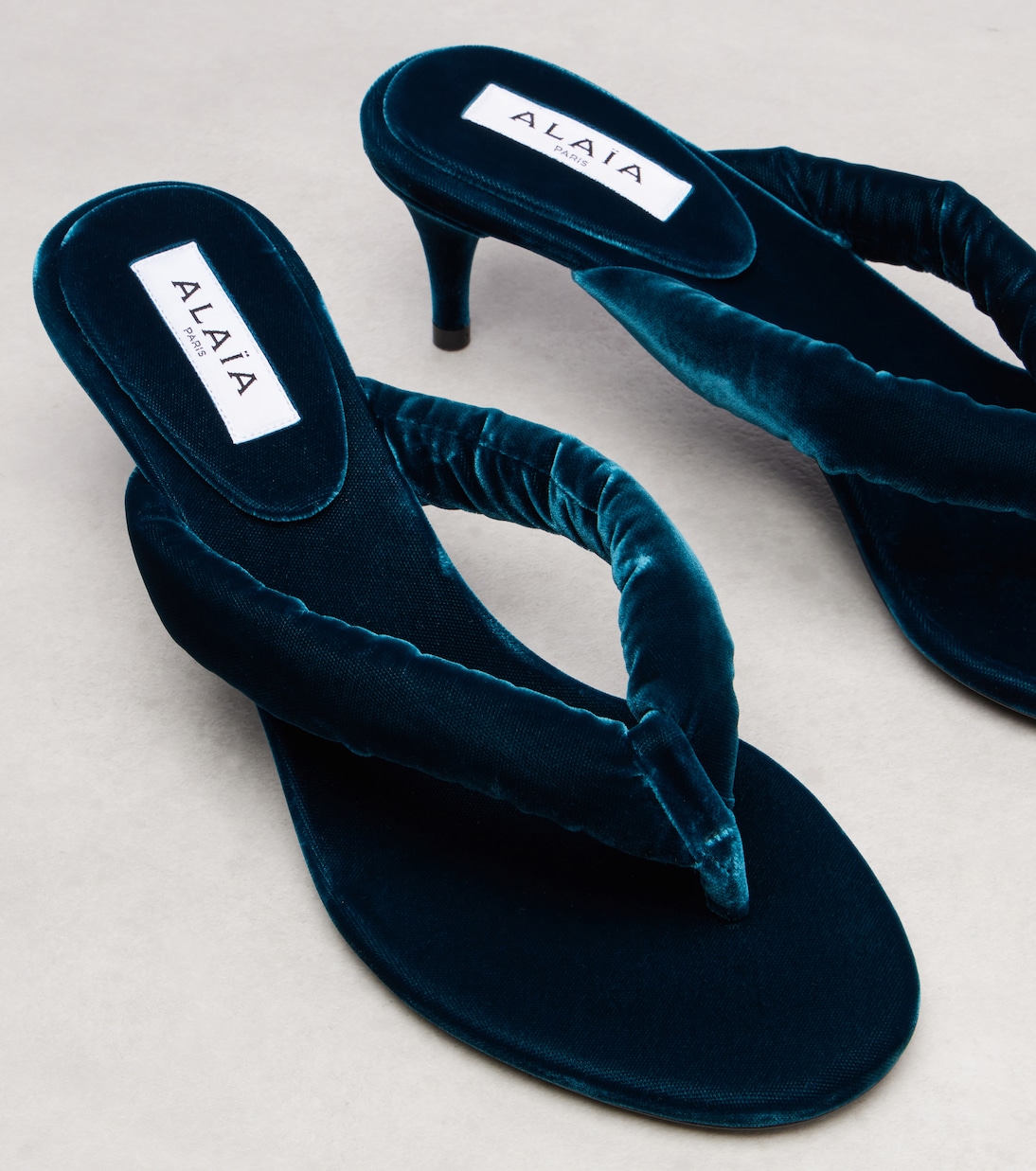 Sandalen aus Samt | Alaïa