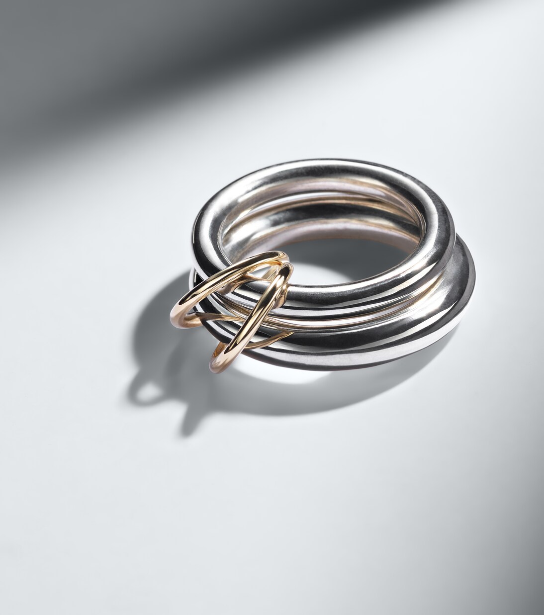 Virgo sterling silver and 18kt gold (750/1000) ring | Spinelli Kilcollin