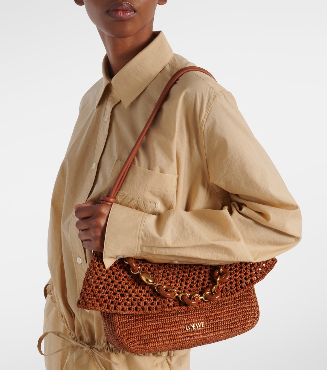 Paula's Ibiza Ola Medium shoulder bag | Loewe