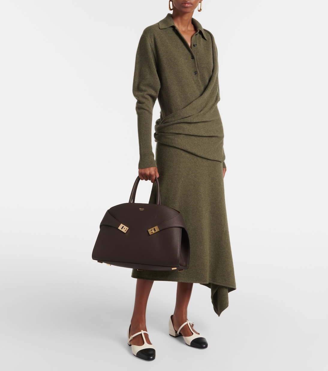 Hug Medium leather tote bag | Ferragamo