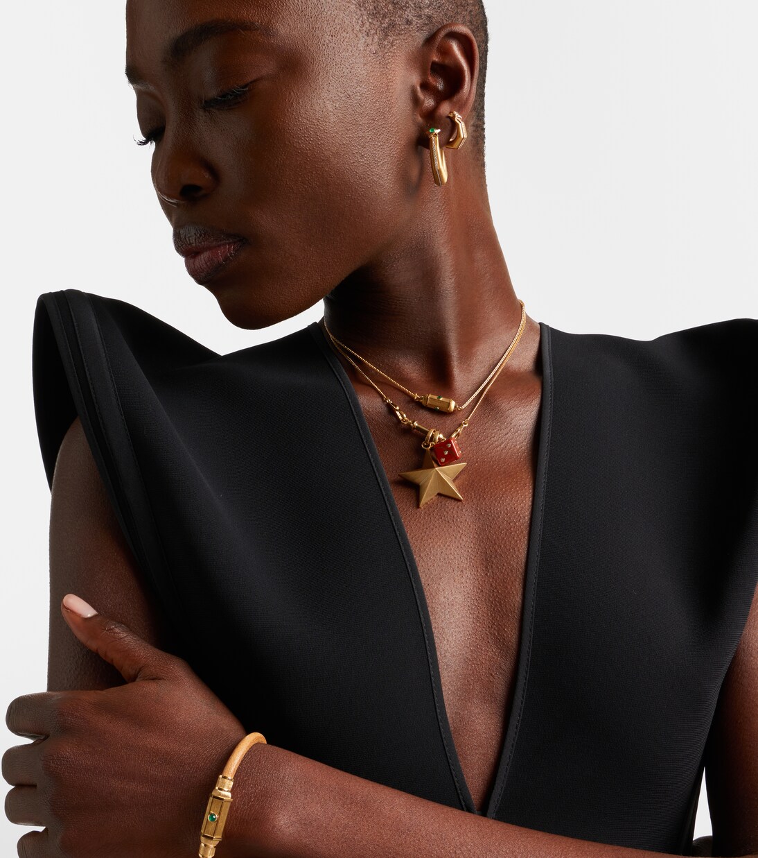 Baba Large 18kt gold single earring with diamonds and emerald | Marie Lichtenberg