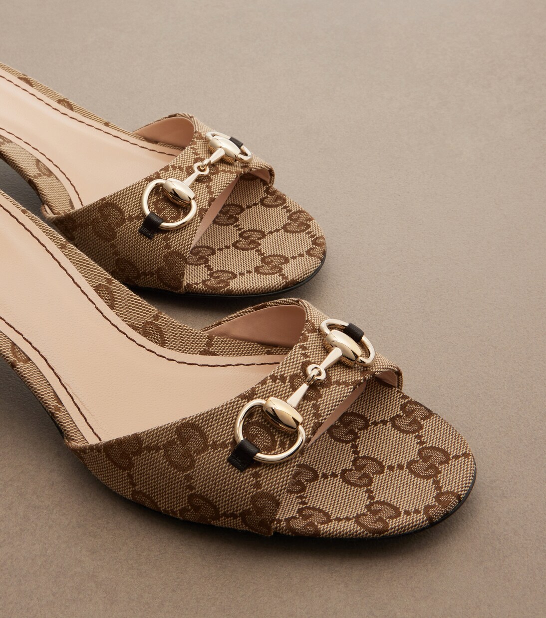 Mules Erin in canvas GG con Horsebit | Gucci