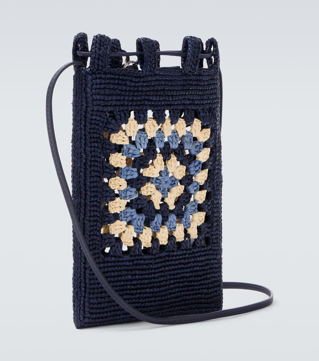 Paula's Ibiza Etui mit Riemen aus Raffiabast | Loewe