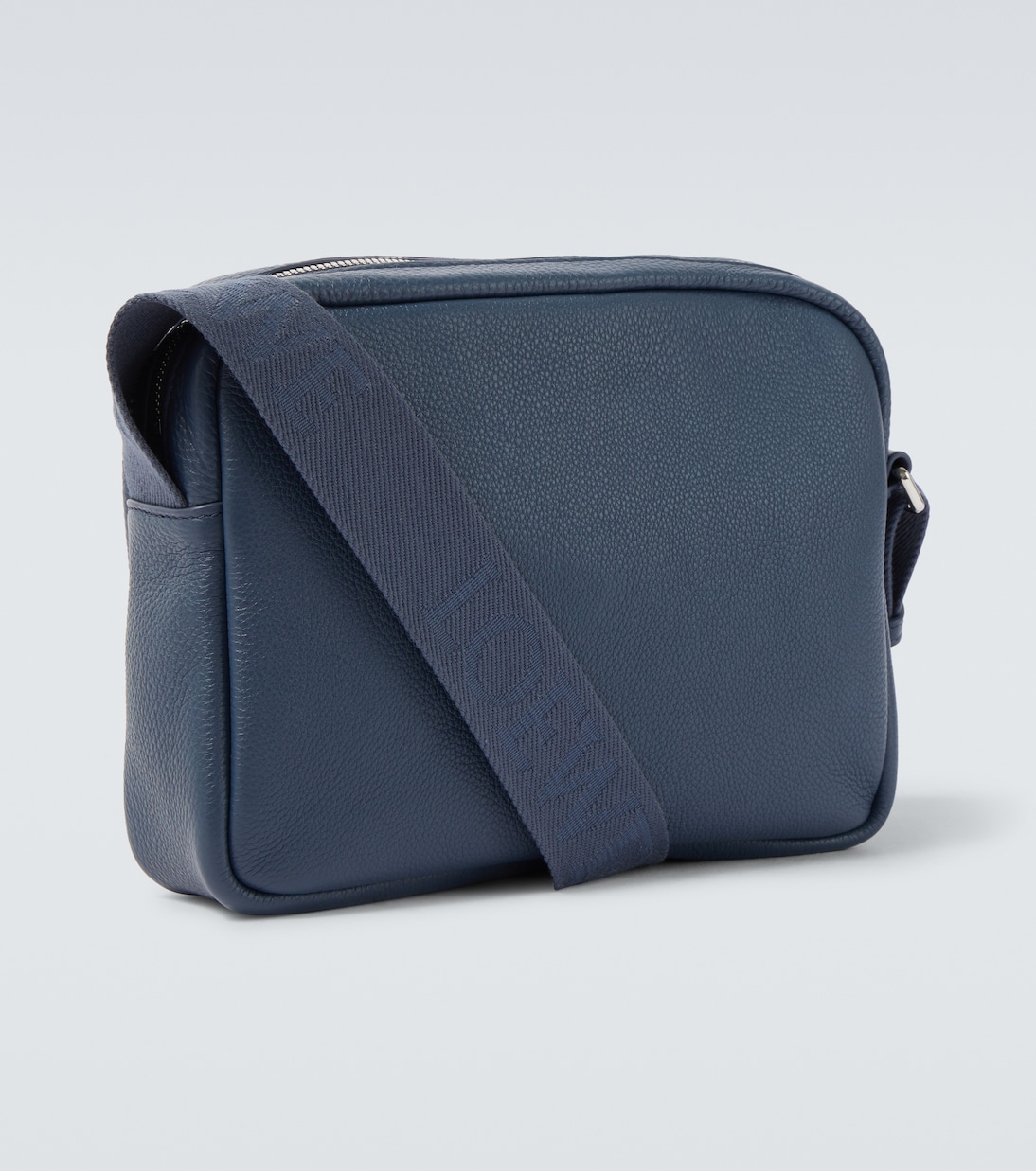 Crossbody Bag Pebble Medium aus Leder | Loewe