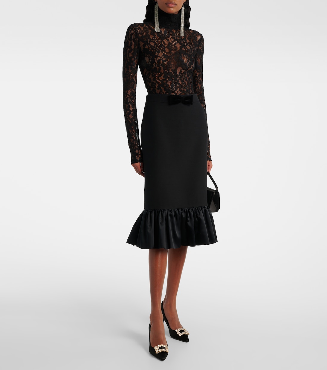 缀饰缎布高跟鞋 | Roger Vivier