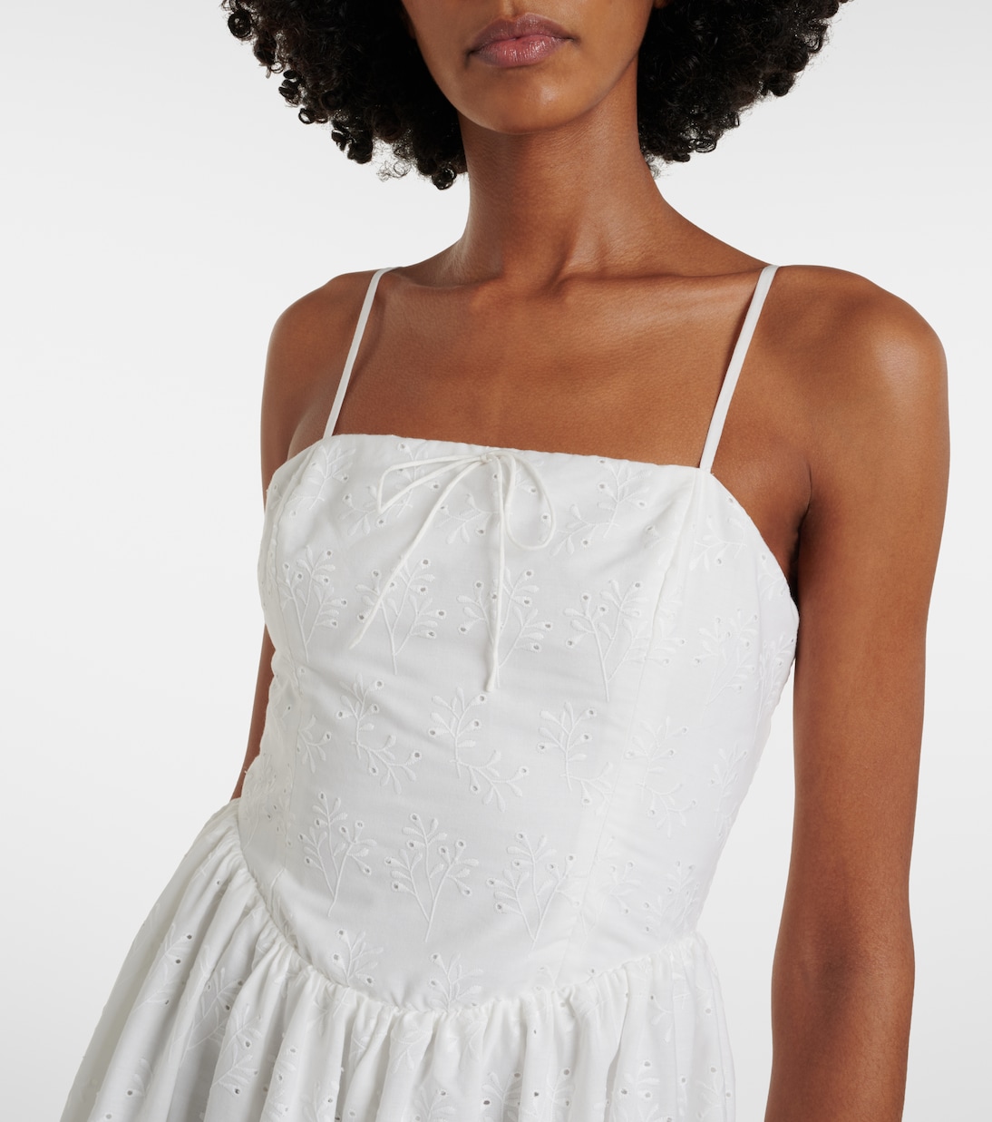 Vestido midi Tulla con bordado inglés | Faithfull